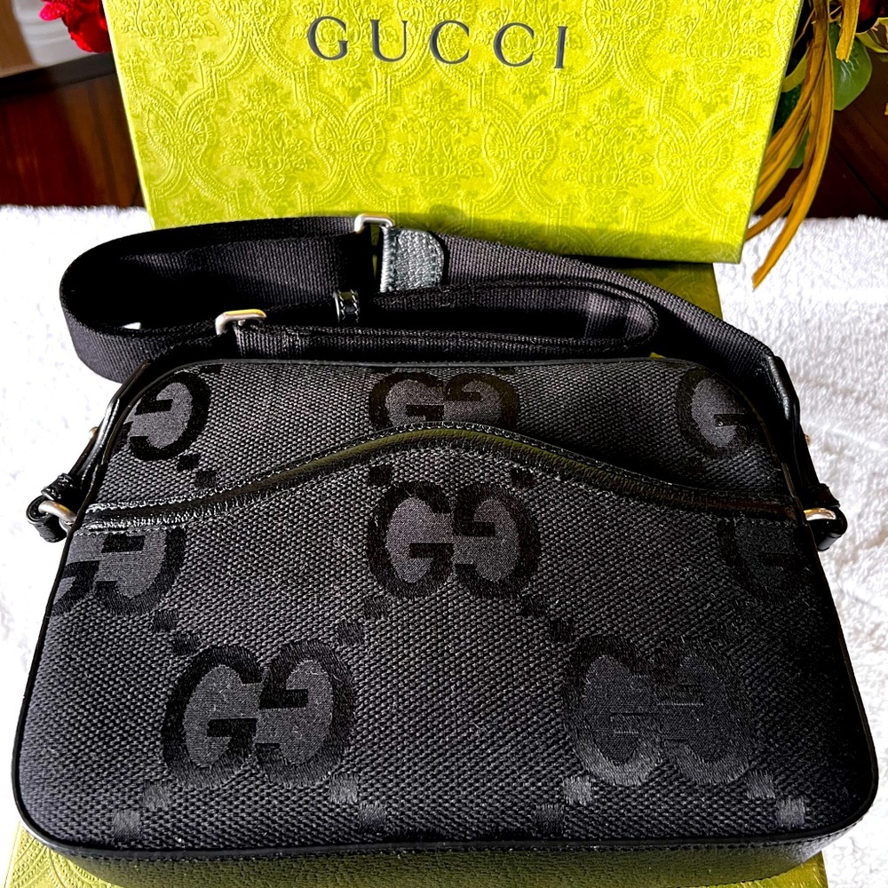 New Gucci Jumbo GG Medium Cross Body
